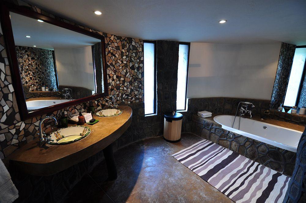 Sanctuary Sussi & Chuma Villa Livingstone Bagian luar foto